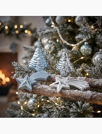 Lot de 4 boules de noël 2 sapins et 2 étoiles brillant et mat