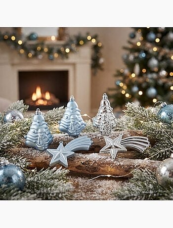 Lot de 4 boules de noël 2 sapins et 2 étoiles brillant et mat