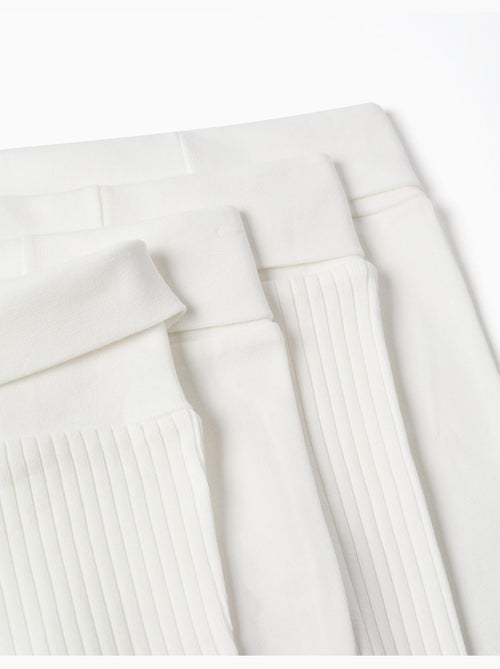 Lot de 4 pantalons en coton unis/côtelés - Kiabi Lot de 4 pantalons en coton unis/côtelés - Kiabi