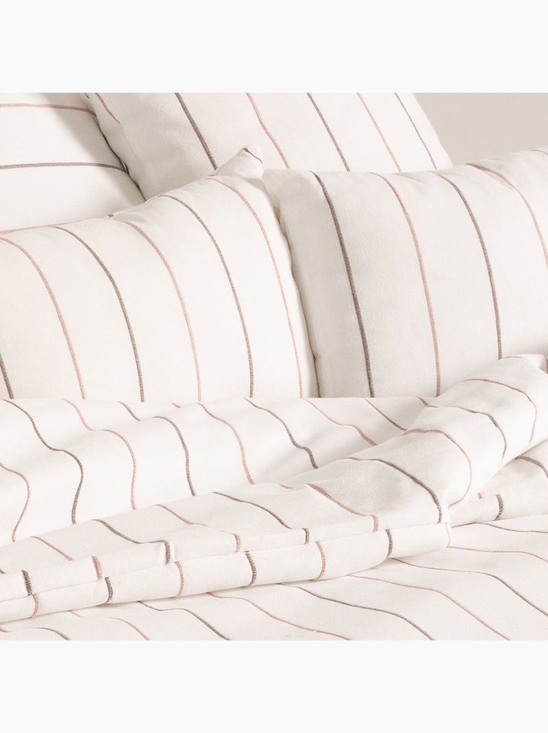 Lot de deux housses de coussin en coton à fils en relief, tissu texturé. Beige/Rose - Kiabi