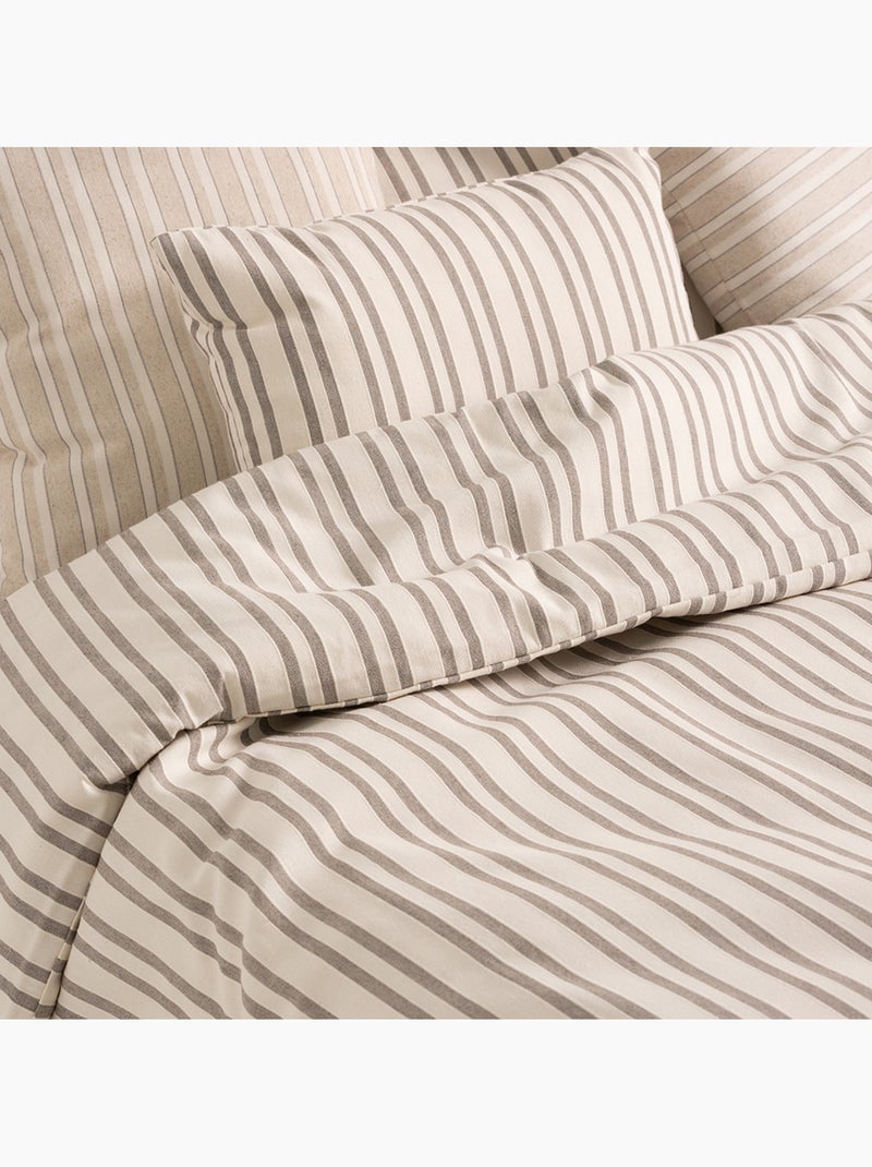 Lot de deux housses de coussin en coton à fils en relief, tissu texturé. Taupe - Kiabi