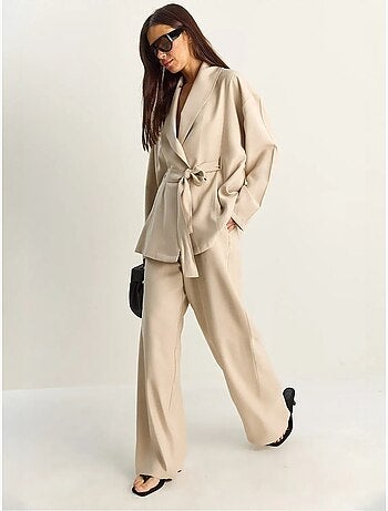 Lucci ensemble taille haute avec détail nœud et col châle