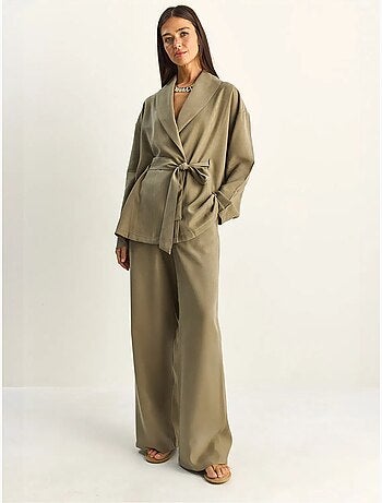 Lucci ensemble taille haute avec détail nœud et col châle