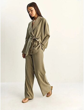 Lucci ensemble taille haute avec détail nœud et col châle