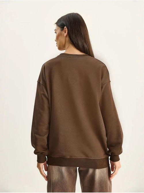Lucci sweatshirt à col rond brodé - Kiabi Lucci sweatshirt à col rond brodé - Kiabi