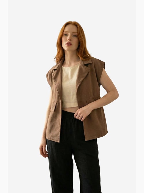Ma mode gilet en gabardine de coton avec col de veste et poche my fashion - Kiabi Ma mode gilet en gabardine de coton avec col de veste et poche my fashion - Kiabi