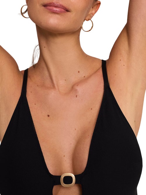 Maillot de bain une pièce triangle préformé SOLSTICE - Kiabi Maillot de bain une pièce triangle préformé SOLSTICE - Kiabi