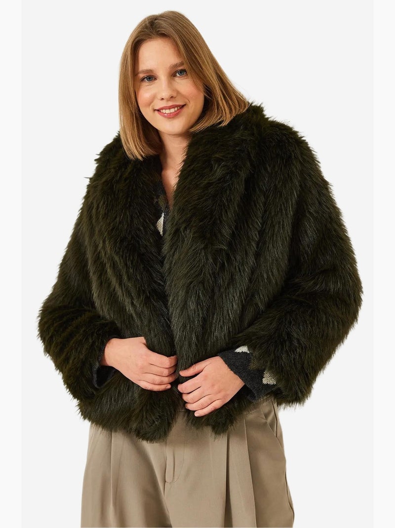 Manteau court à col ouvert en fausse fourrure lucci Kaki - Kiabi