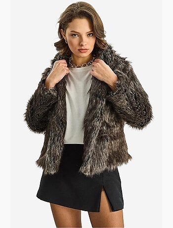Manteau court à col ouvert en fausse fourrure lucci