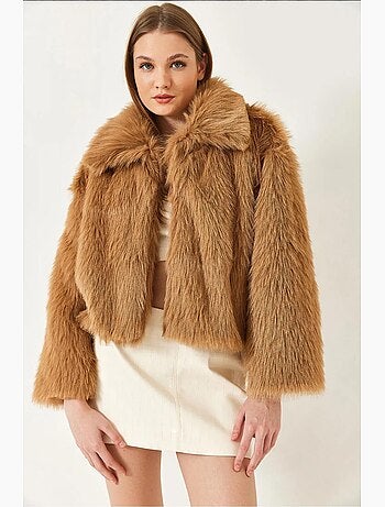 Manteau court en fausse fourrure à manches longues et à devant ouvert lucci