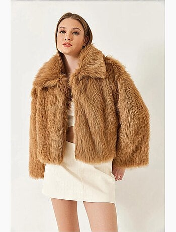 Manteau court en fausse fourrure à manches longues et à devant ouvert lucci