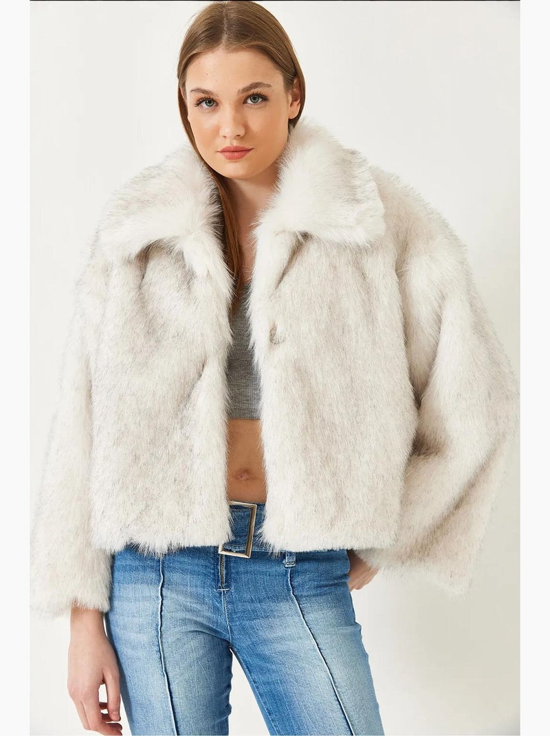 Manteau court en fausse fourrure à manches longues et à devant ouvert lucci Ivoire - Kiabi