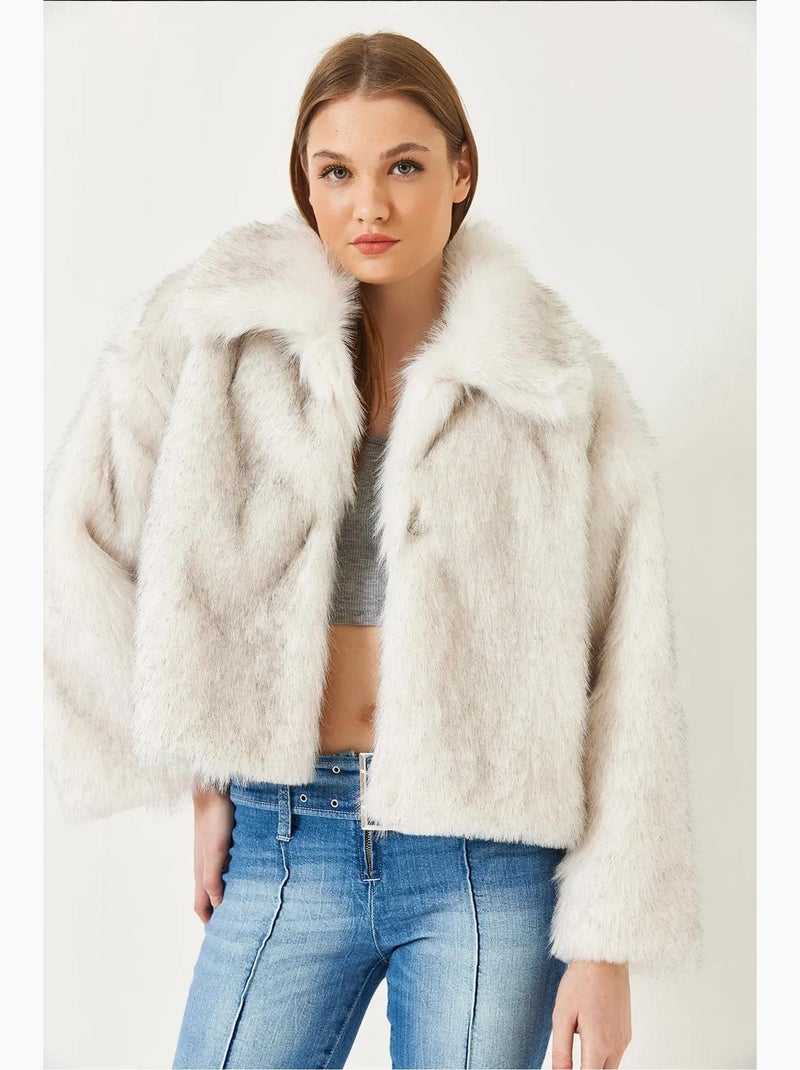 Manteau court en fausse fourrure à manches longues et à devant ouvert lucci Ivoire - Kiabi
