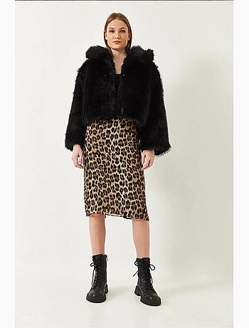 Manteau court en fausse fourrure à manches longues et à devant ouvert lucci