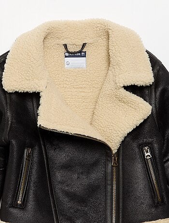 Manteau court en peau lainée
