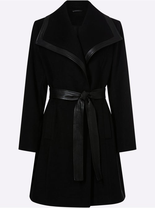 Manteau Court Encolure Tendance - Taille Standard - Helline - Kiabi Manteau Court Encolure Tendance - Taille Standard - Helline - Kiabi