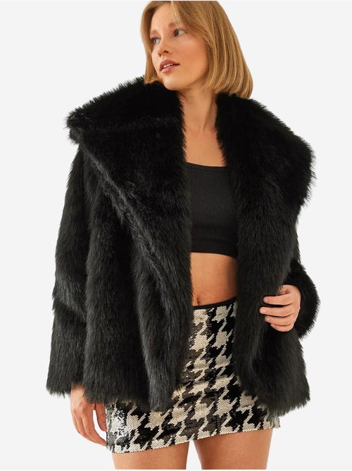 Manteau en fausse fourrure de qualité supérieure doublé avec col mbms lucci - Kiabi Manteau en fausse fourrure de qualité supérieure doublé avec col mbms lucci - Kiabi