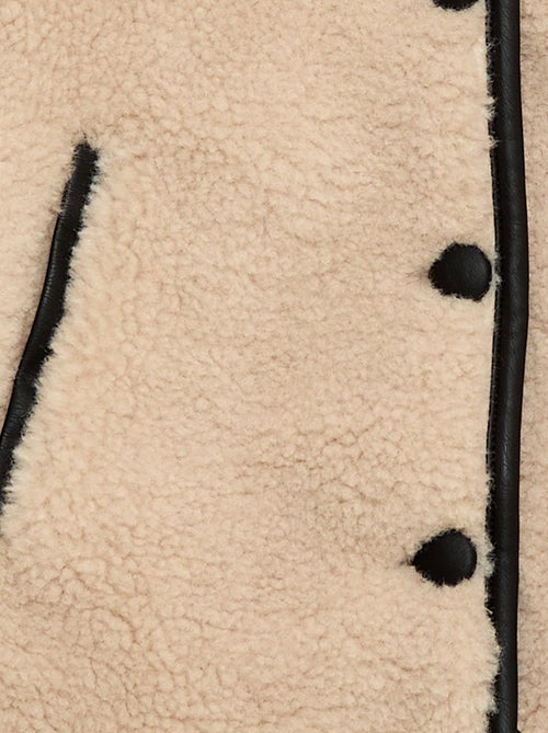 Manteau fausse fourrure avec ouverture pressionnée - Kiabi