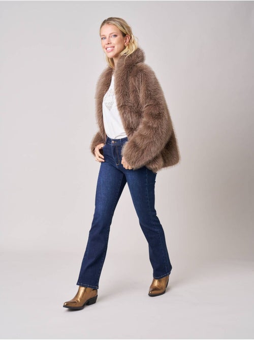 Manteau femme effet fourrure 'deeluxe' - Kiabi Manteau femme effet fourrure 'deeluxe' - Kiabi