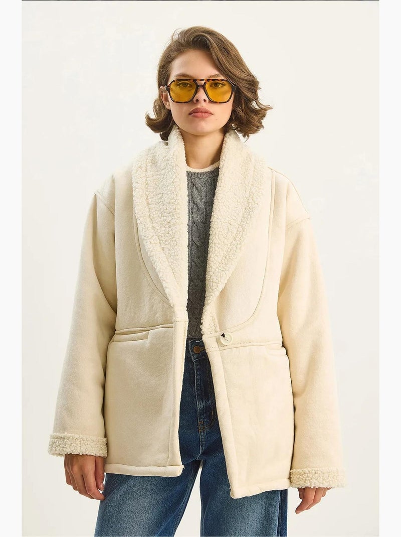Manteau long boutonné en fausse fourrure lucci Crème - Kiabi