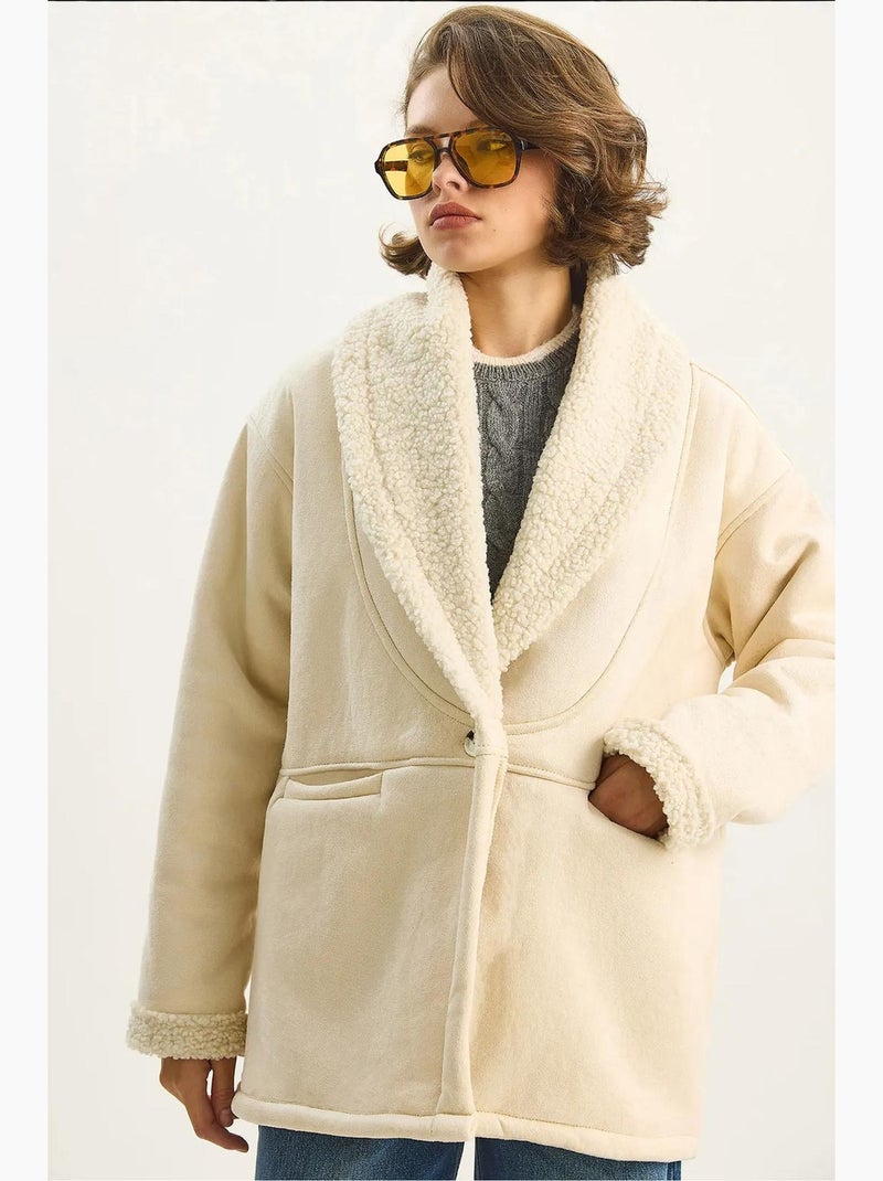 Manteau long boutonné en fausse fourrure lucci Crème - Kiabi