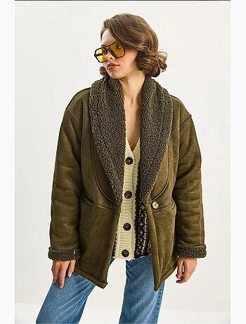 Manteau long boutonné en fausse fourrure lucci
