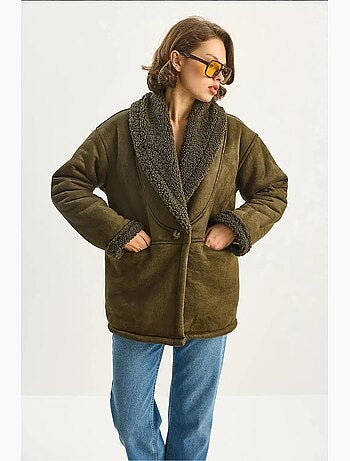 Manteau long boutonné en fausse fourrure lucci