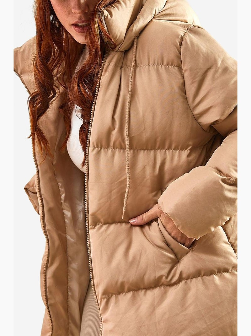Manteau long matelassé avec capuche à cordon de serrage lucci Camel - Kiabi