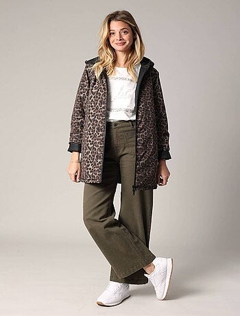 Manteau long réversible, un côté uni et un côté imprimé léopard
'Deeluxe'