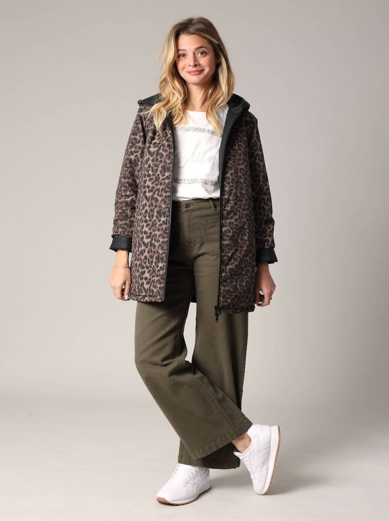 Manteau long réversible, un côté uni et un côté imprimé léopard
 'Deeluxe' Noir - Kiabi