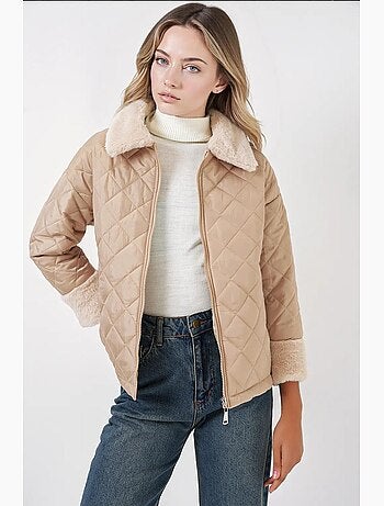 Manteau matelassé avec détails en fausse fourrure bdart