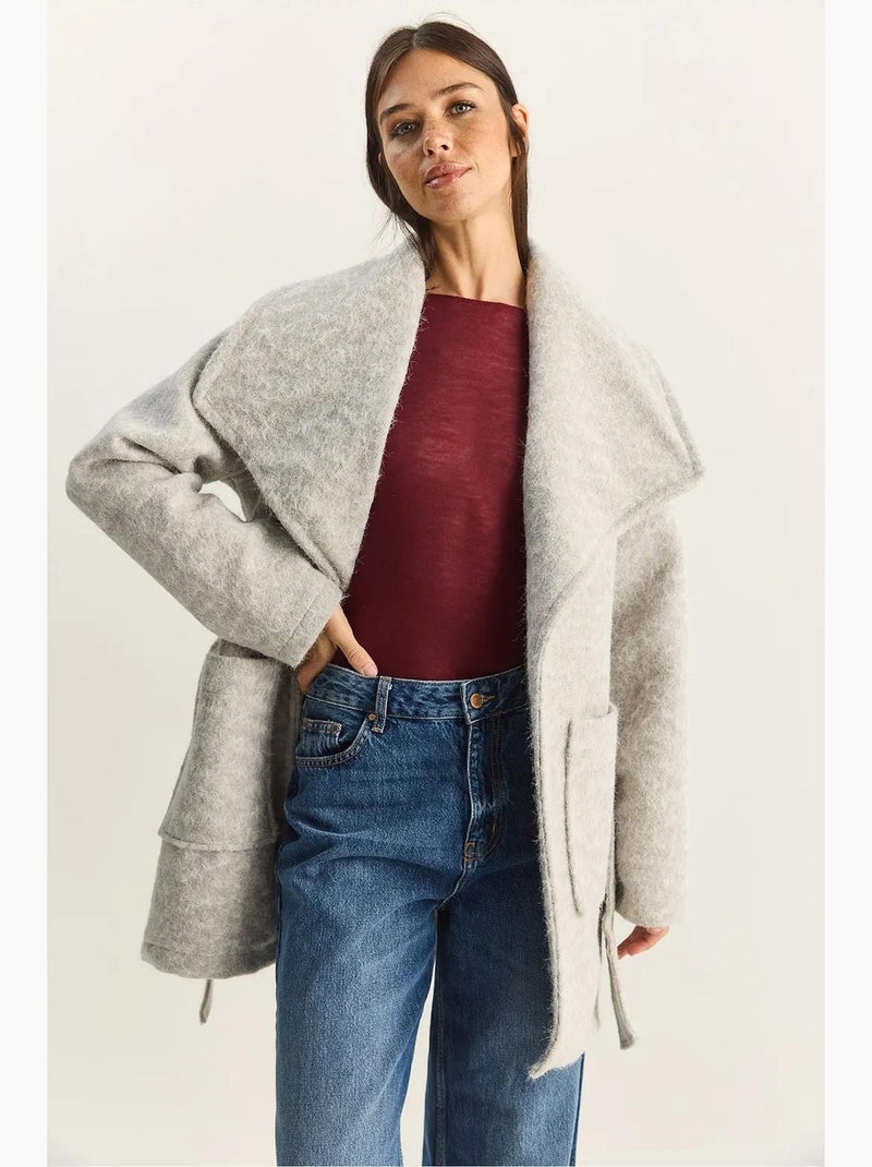 Manteau mi-long en acrylique texturé avec col châle et poches lucci Gris - Kiabi