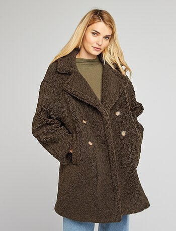 Manteau mi-long forme caban en sherpa