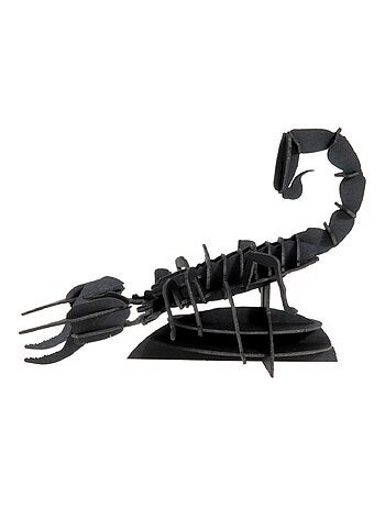 Maquette 3d en papier scorpion