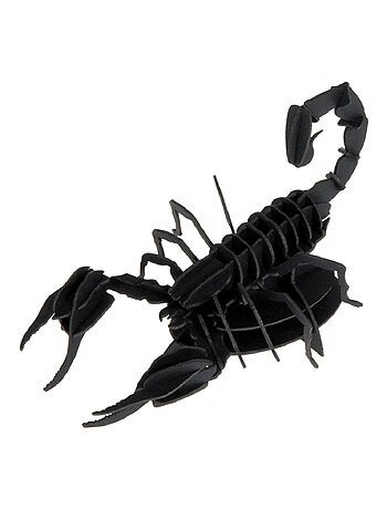 Maquette 3d en papier scorpion