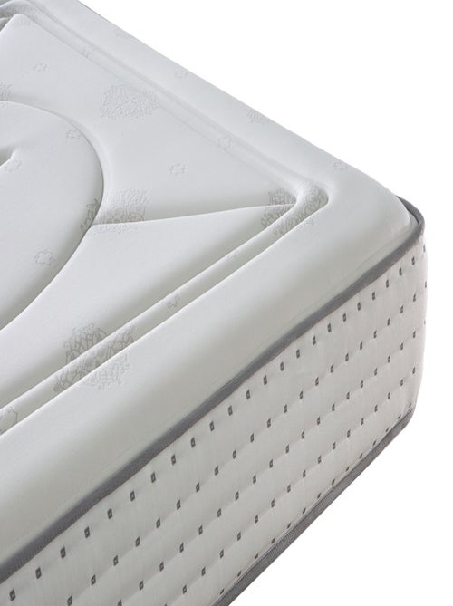 Matelas à mémoire 135X200 ATRIA Epaisseur 30 CM - Kiabi Matelas à mémoire 135X200 ATRIA Epaisseur 30 CM - Kiabi
