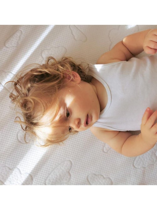 Matelas bébé Nuage sans traitement moelleux et confortable - Kiabi