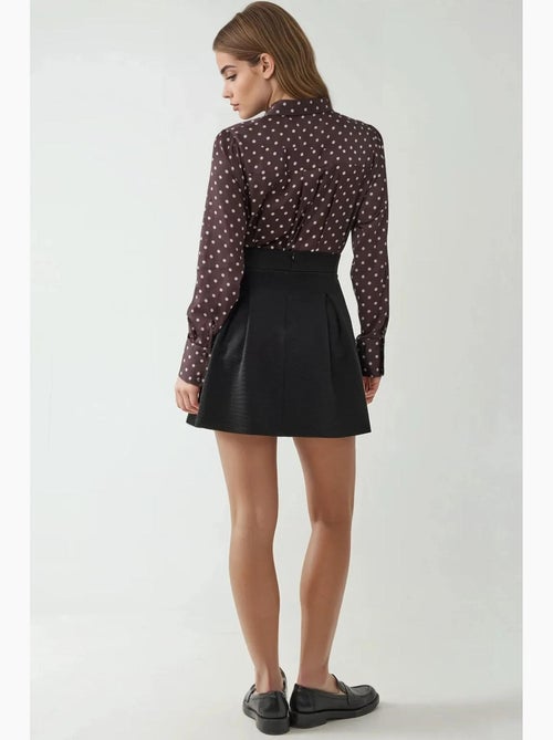 Mini-jupe plissée taille haute avec fermeture éclair hiccup - Kiabi Mini-jupe plissée taille haute avec fermeture éclair hiccup - Kiabi