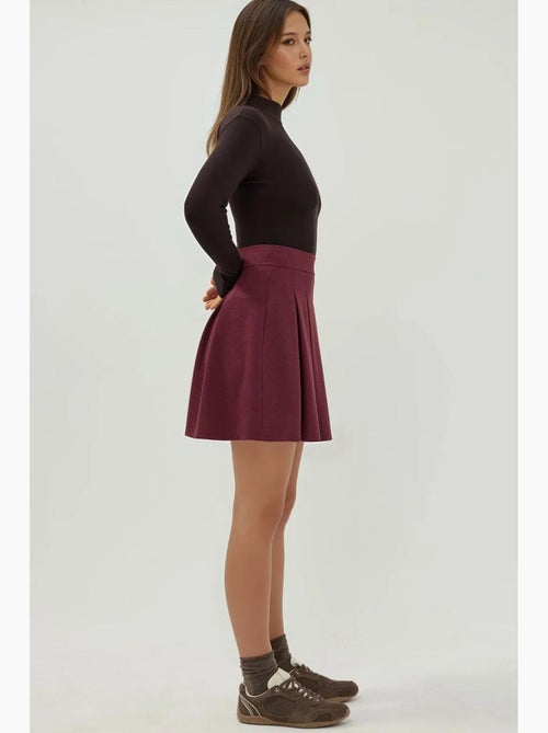 Mini-jupe plissée taille haute avec fermeture éclair hiccup - Kiabi Mini-jupe plissée taille haute avec fermeture éclair hiccup - Kiabi
