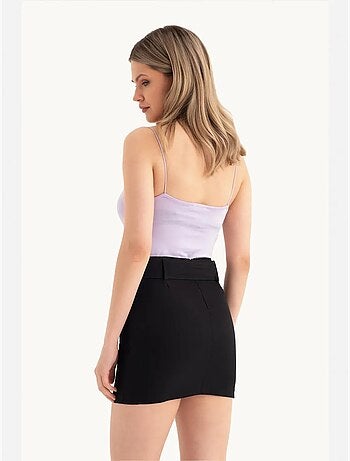 Mini-jupe taille haute avec détail ceinture