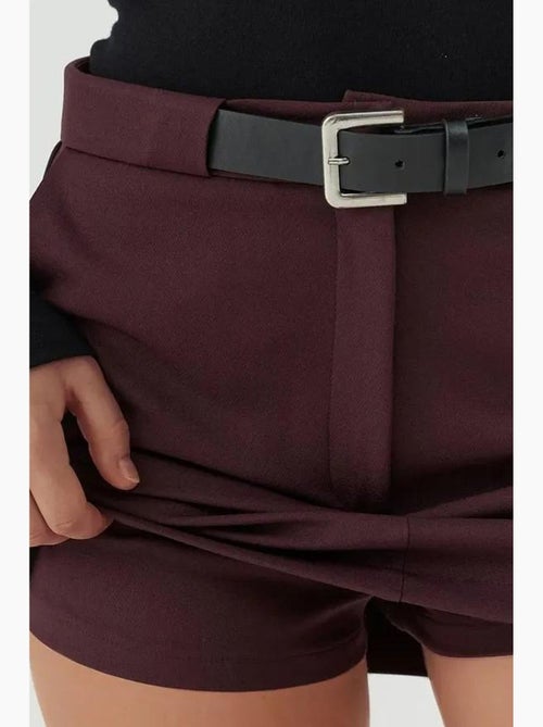 Mini-jupe taille haute avec détails arqués hiccup - Kiabi Mini-jupe taille haute avec détails arqués hiccup - Kiabi