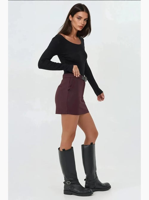 Mini-jupe taille haute avec détails arqués hiccup - Kiabi Mini-jupe taille haute avec détails arqués hiccup - Kiabi