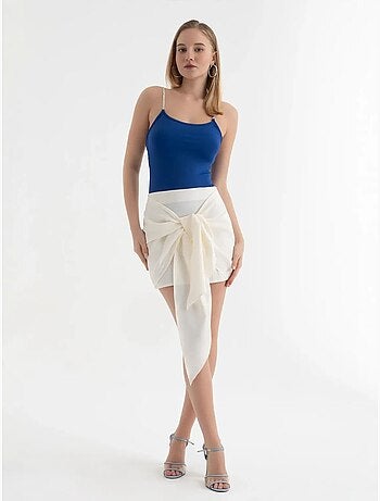 Mini-jupe taille haute en satin à nouer