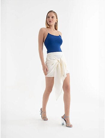 Mini-jupe taille haute en satin à nouer
