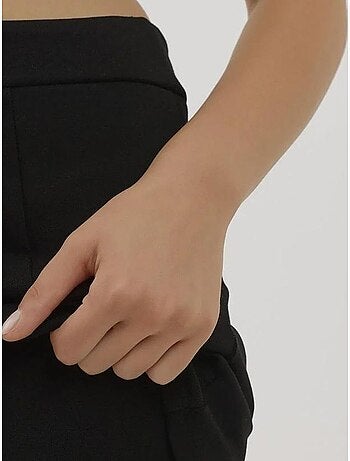 Mini-jupe texturée avec taille élastique