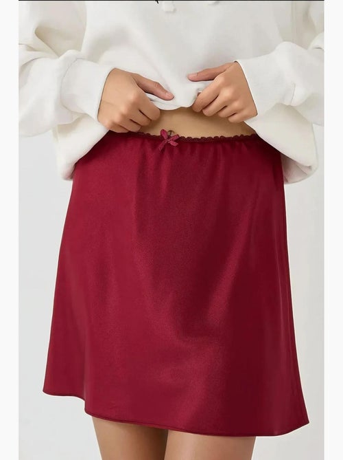 Mini-jupe trapèze en satin doux hiccup - Kiabi Mini-jupe trapèze en satin doux hiccup - Kiabi