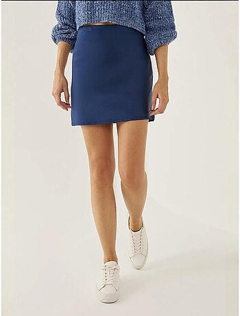 Mini-jupe unie en satin