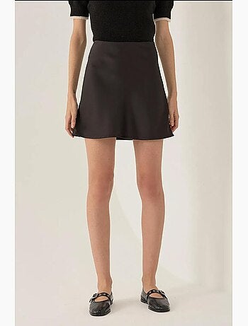 Mini-jupe unie en satin hiccup
