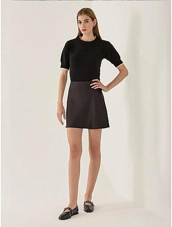 Mini-jupe unie en satin