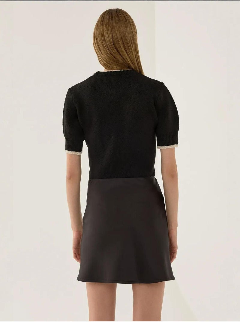 Mini-jupe unie en satin Noir - Kiabi